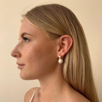Snö - Adriana Ear