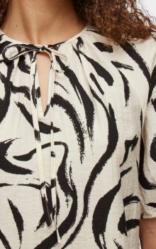 Vila - Viclo 2/4 V-neck Top